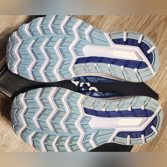 Women's Saucony 6.5 fit (size 7) - Picture 4 of 10